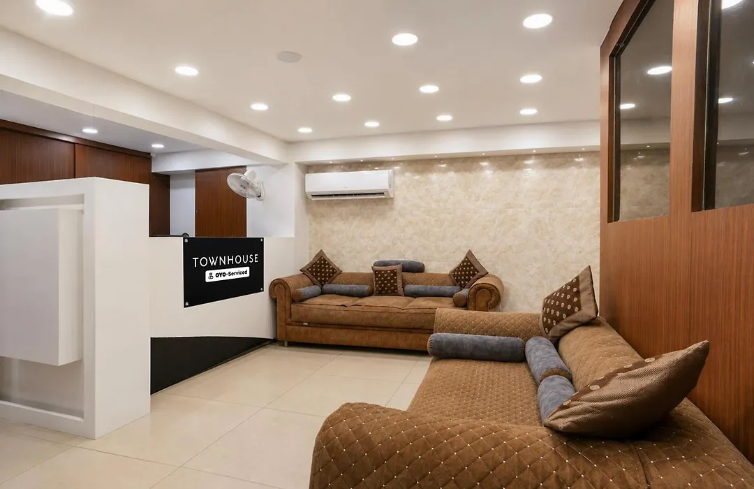 Townhouse Oak Central Bus Station Rajkot Formerly Simran Raghuveer-1